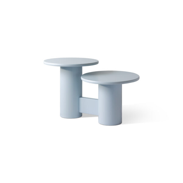 Mono & Stereo - ett litet runt bord i trä lackat i ljusblått